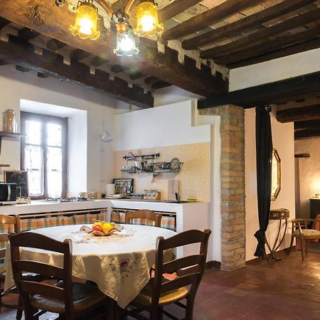 منزل الضيف Calosso  في Casa Giuliana المظهر الخارجي الصورة