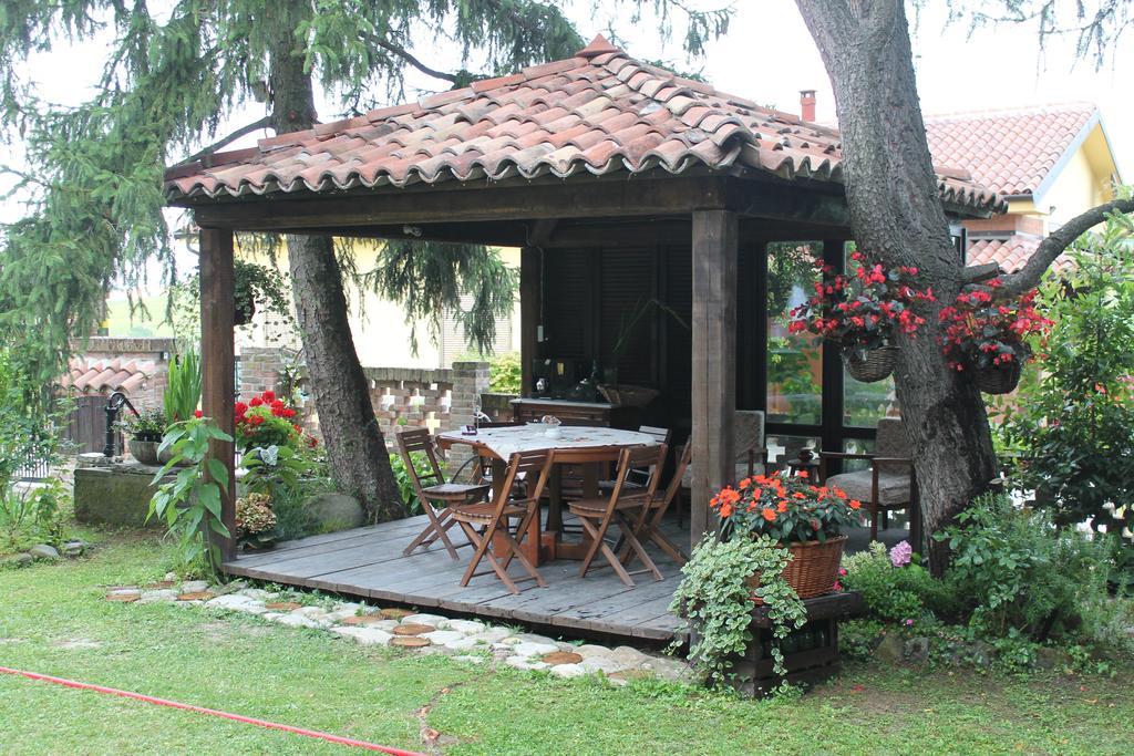 منزل الضيف Calosso  في Casa Giuliana المظهر الخارجي الصورة