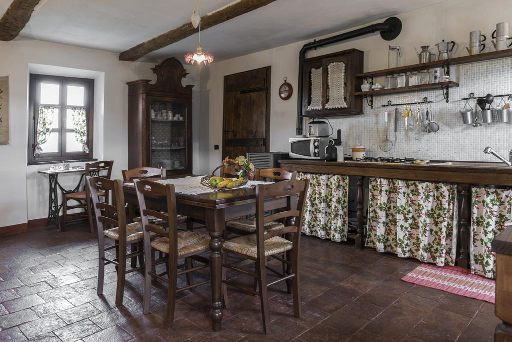 منزل الضيف Calosso  في Casa Giuliana المظهر الخارجي الصورة